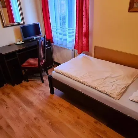 Staropolski Inn *